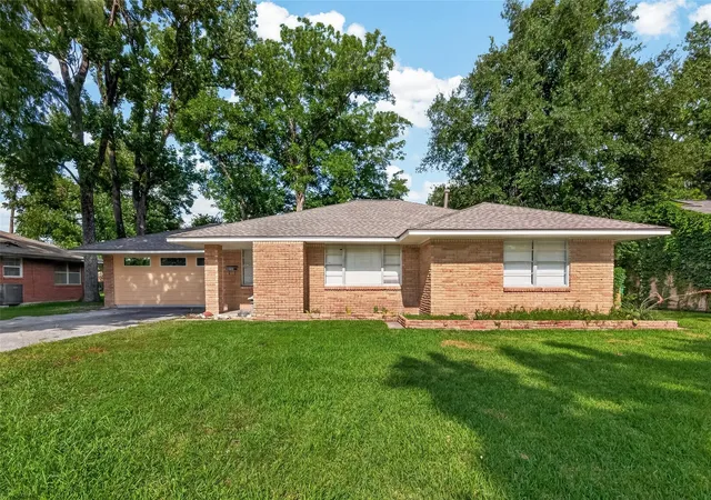 Photo 1 of Single family home for sale at 3402 Cameo Dr, Houston, TX 77080 | MLS# 7045179 | Listing updated on 2026-09-17