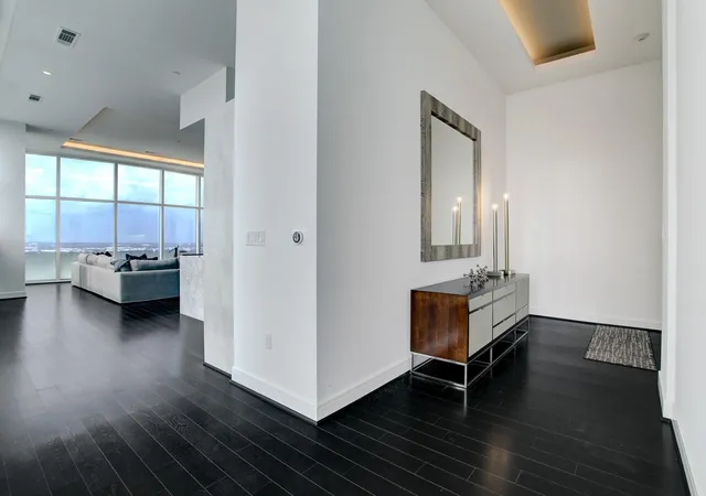 2nd image of 4521 San Felipe St #3201, Houston, TX 77027 | MLS# 76471898