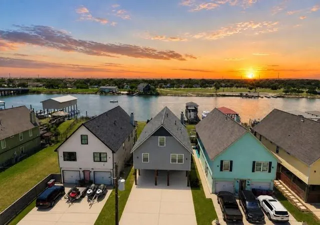 3rd image of 217 S Front St, Freeport, TX 77541 | MLS# 40457452