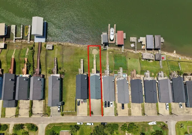 5th image of 217 S Front St, Freeport, TX 77541 | MLS# 40457452
