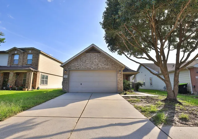 Photo 3 of Sale Pending at 29219 Legends Beam Dr, Spring, TX 77386 | MLS# 17443131 | Listing updated on 2026-09-06