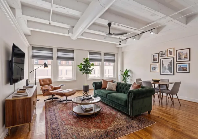 Photo 3 of Condo for sale at 1120 Texas St #6B, Houston, TX 77002 | MLS# 37768297 | Listing updated on 2026-08-05