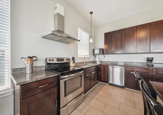 3rd image of 11216 Reagor Way, Galveston, TX 77554 | MLS# 90161978