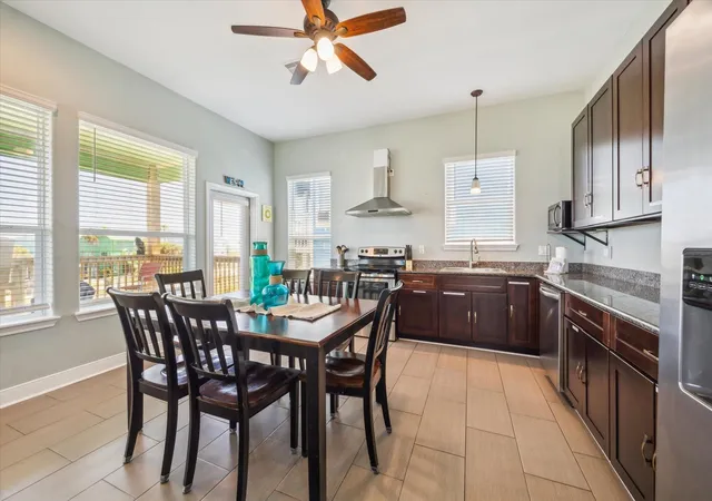 4th image of 11216 Reagor Way, Galveston, TX 77554 | MLS# 90161978