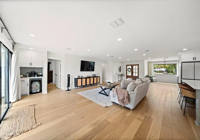 Photo 4 of Single family home for sale at 1902 Knoboak Cir, Houston, TX 77080 | MLS# 267627 | Listing updated on 2026-08-20