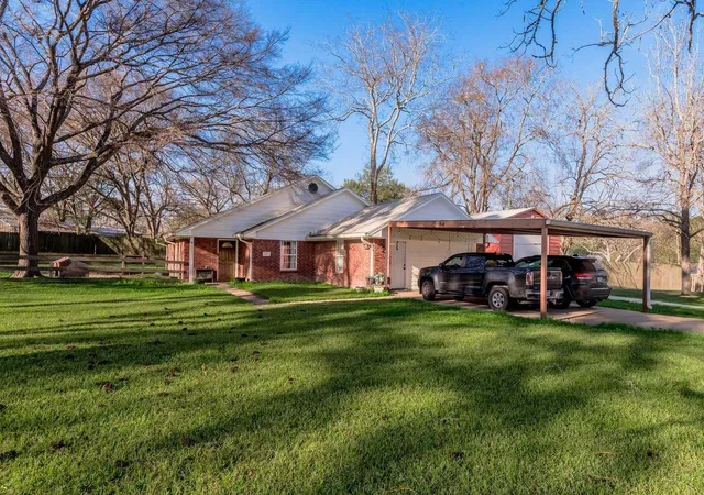 1st image of 2203 Shannon Dr, Huntsville, TX 77320 | MLS# 89093787