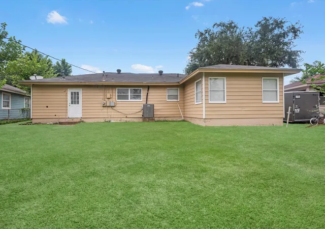 Photo 12 of Single family home for sale at 838 Rosewick St, Houston, TX 77015 | MLS# 59489853 | Listing updated on 2026-10-07