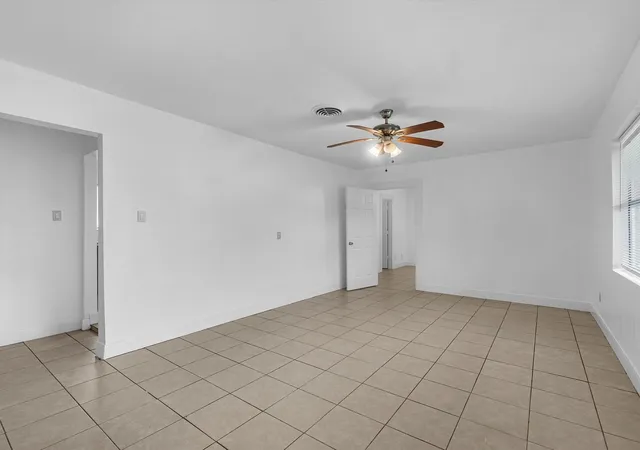 Photo 2 of Single family home for sale at 838 Rosewick St, Houston, TX 77015 | MLS# 59489853 | Listing updated on 2026-08-08
