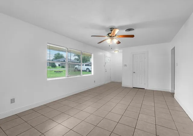 Photo 3 of Single family home for sale at 838 Rosewick St, Houston, TX 77015 | MLS# 59489853 | Listing updated on 2026-08-08