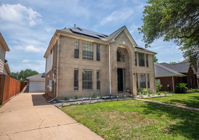 2nd image of 2113 Spinnaker Dr, League City, TX 77573 | MLS# 97445599