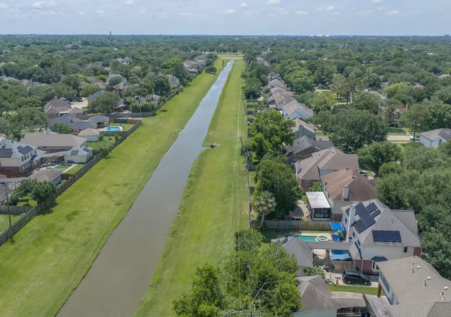 48th image of 2113 Spinnaker Dr, League City, TX 77573 | MLS# 97445599