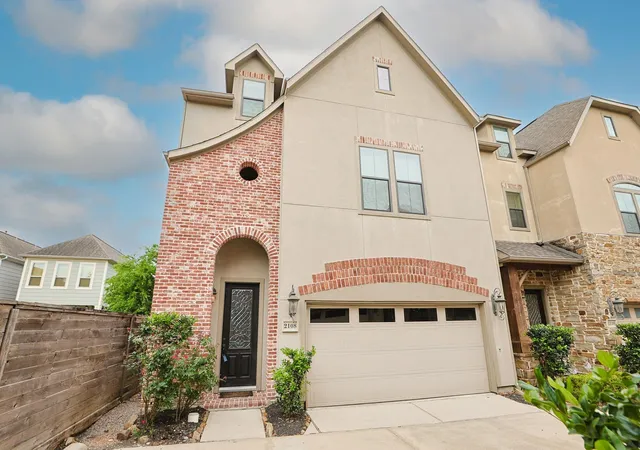 3rd image of 2108 Sherwin St, Houston, TX 77007 | MLS# 42126952