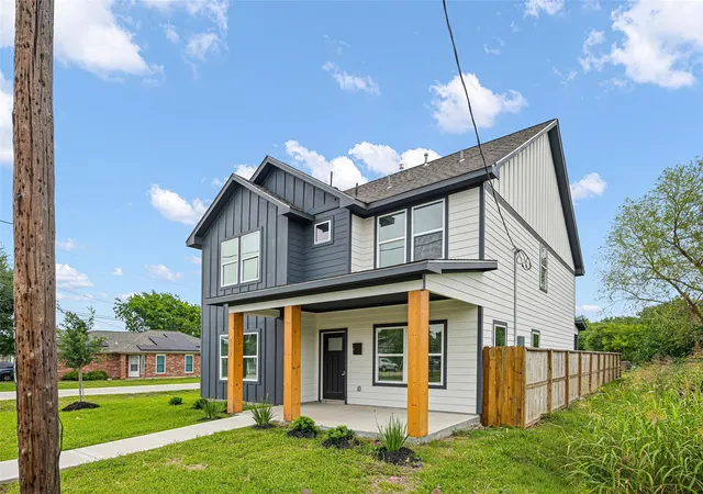 2nd image of 8203 Gladstone St, Houston, TX 77051 | MLS# 76644337