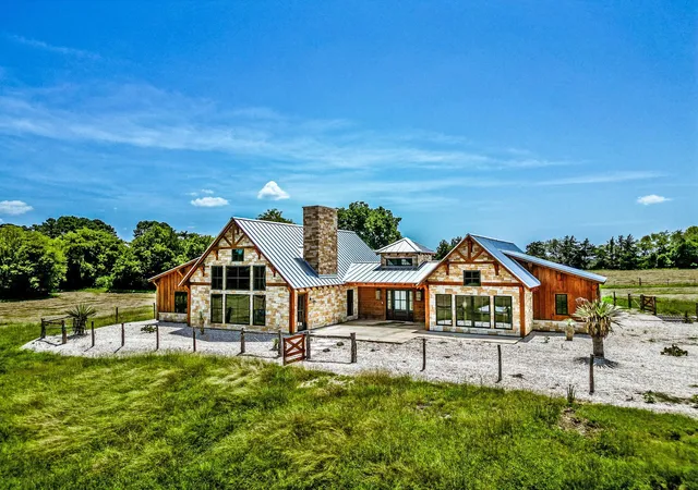 5th image of 420 Fm 2110, Crockett, TX 75835 | MLS# 88880131