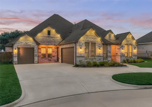Photo 3 of Single family home for sale at 22 Darien Ct, Montgomery, TX 77356 | MLS# 83206316 | Listing updated on 2026-09-04