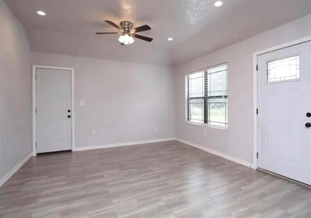 5th image of 995 Junell St, Houston, TX 77088 | MLS# 82277196