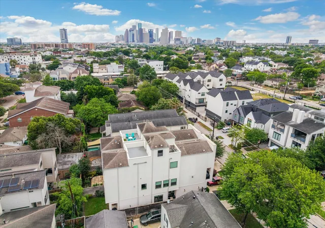 3rd image of 1526 Vermont St, Houston, TX 77006 | MLS# 23781690