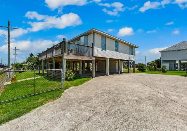 Homes for sale in Crystal Beach, TX | 970 Gulfview Dr, Crystal Beach, TX 77650 | MLS# 65690915