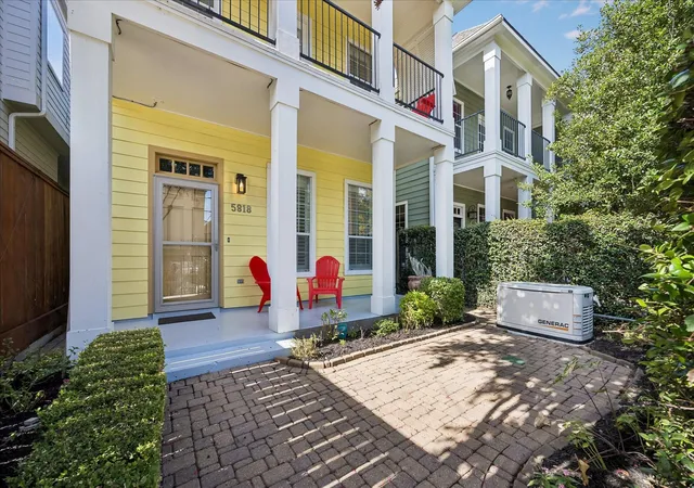 3rd image of 5818 Kiam St, Houston, TX 77007 | MLS# 51399772