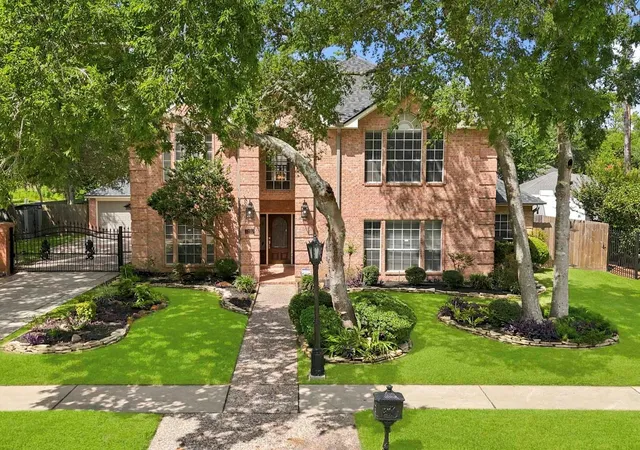 1st image of 1201 Arbre Ln, Friendswood, TX 77546 | MLS# 78587887