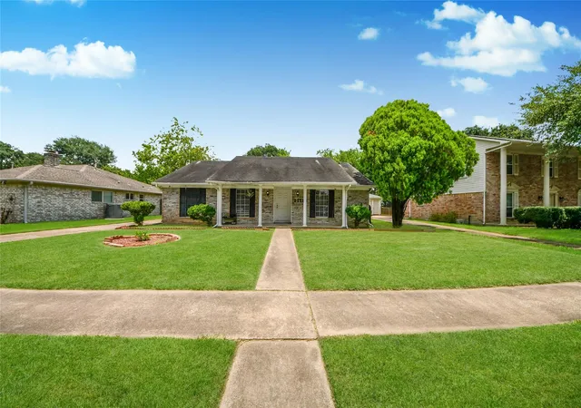 Photo 3 of Single family home for sale at 12503 Millbanks Dr, Houston, TX 77031 | MLS# 26150401 | Listing updated on 2026-09-02