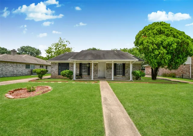 Photo 3 of Single family home for sale at 12503 Millbanks Dr, Houston, TX 77031 | MLS# 26150401 | Listing updated on 2026-09-02