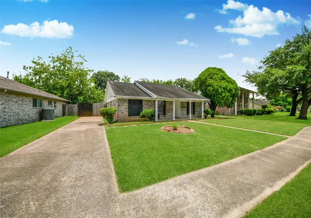 Photo 4 of Single family home for sale at 12503 Millbanks Dr, Houston, TX 77031 | MLS# 26150401 | Listing updated on 2026-09-02