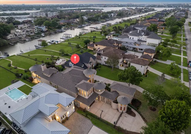 Photo 4 of Single family home for sale at 503 Constellation Blvd, League City, TX 77573 | MLS# 3379457 | Listing updated on 2026-09-19