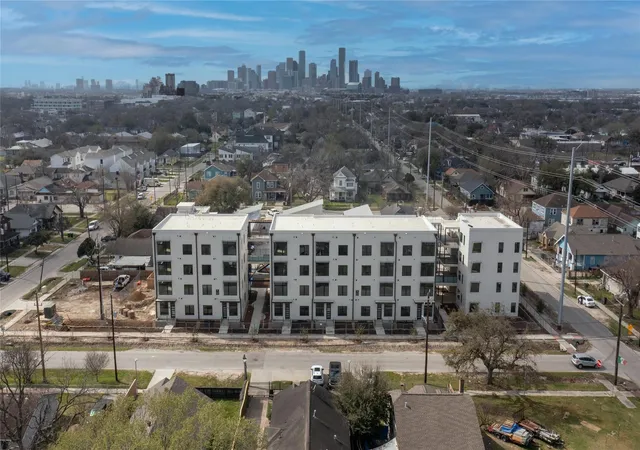 Photo 1 of Condo for sale at 115 Lenox St #307, Houston, TX 77011 | MLS# 18952070 | Listing updated on 2026-08-28
