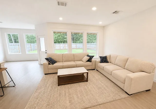 Photo 2 of Single family home for sale at 10201 Pelican Hl Ln, Cleveland, TX 77327 | MLS# 30541356 | Listing updated on 2026-05-30