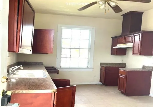 5th image of 709 38Th St, Galveston, TX 77550 | MLS# 87316984