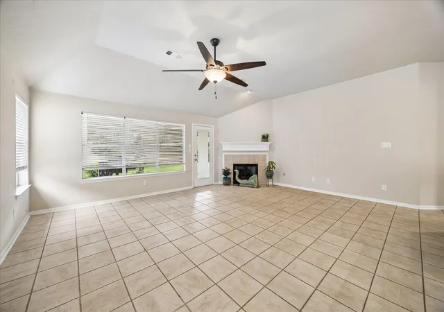 Photo 4 of Sale Pending at 10719 Knoll Bnd Ln, Houston, TX 77070 | MLS# 72835334 | Listing updated on 2026-09-07