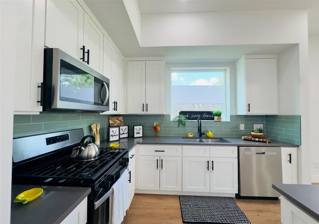 5th image of 7819 Colonial Ln, Houston, TX 77051 | MLS# 69035788