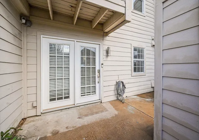 2nd image of 3901 Woodchase Dr, Houston, TX 77042