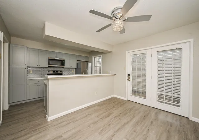 3rd image of 3901 Woodchase Dr, Houston, TX 77042