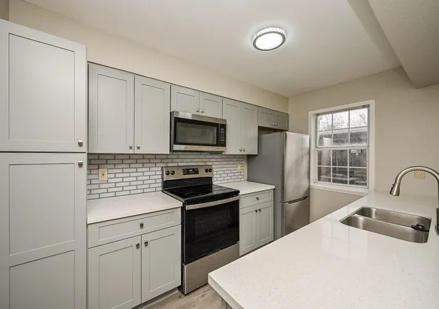 4th image of 3901 Woodchase Dr, Houston, TX 77042