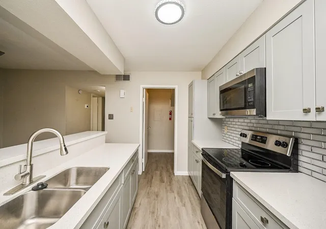 5th image of 3901 Woodchase Dr, Houston, TX 77042