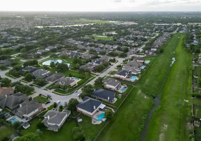 38th image of 394 Dover Ln, League City, TX 77573 | MLS# 82453081