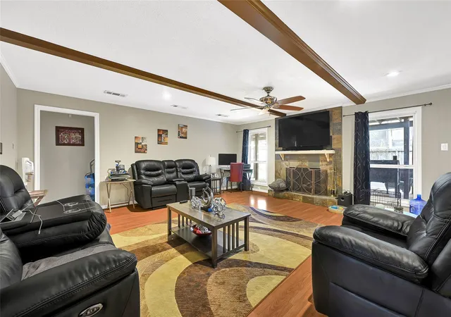 Photo 3 of Single family home for sale at 5619 Spanish Oak Dr, Houston, TX 77066 | MLS# 40714477 | Listing updated on 2026-08-31