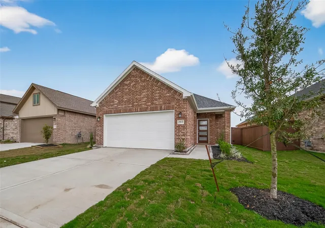 Photo 3 of Sale Pending at 9928 Enclave Grv Dr, Willis, TX 77318 | MLS# 38207822 | Listing updated on 2026-06-12