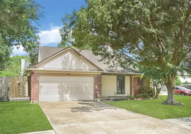 2nd image of 4002 Spring Forest Dr, Pearland, TX 77584 | MLS# 58628858