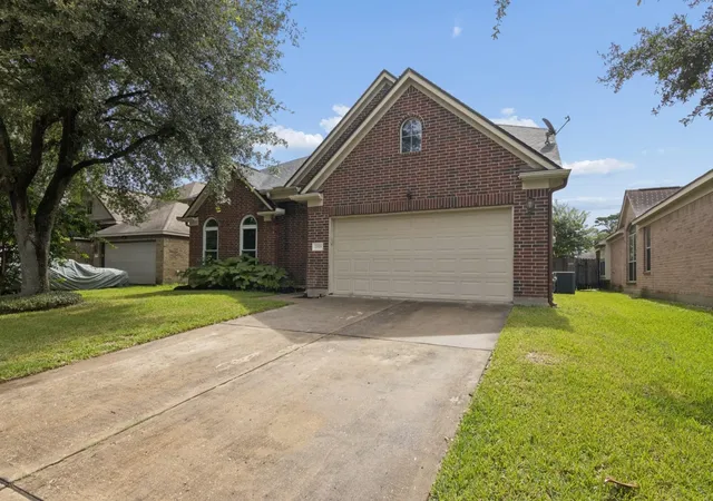 Photo 3 of Single family home for sale at 20518 Jasmine Leaf Trl, Humble, TX 77338 | MLS# 25283360 | Listing updated on 2026-09-20