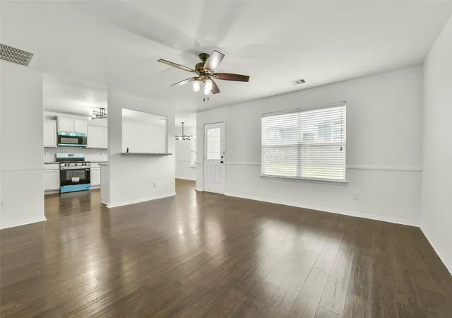 5th image of 2921 Seacrest Ln, La Marque, TX 77568 | MLS# 92281740