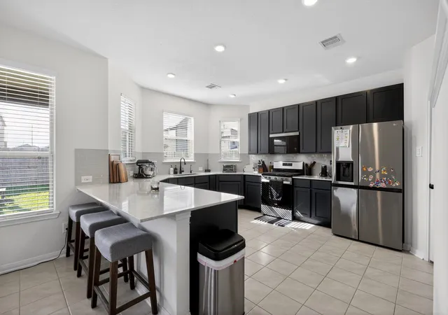 Photo 4 of Single family home for sale at 2837 Shimmer Edge Dr, Katy, TX 77493 | MLS# 9747937 | Listing updated on 2026-09-28