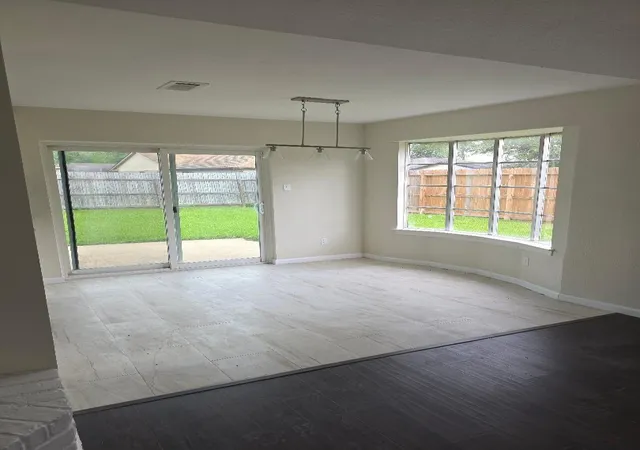 Photo 3 of Single family home for sale at 6802 Mccullum Rd, Missouri City, TX 77489 | MLS# 55028955 | Listing updated on 2026-08-07