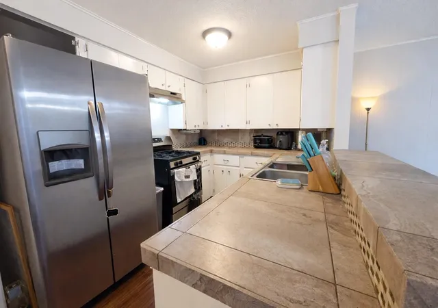 Photo 2 of Single family home for sale at 101 Gladiola St, Lake Jackson, TX 77566 | MLS# 8903114 | Listing updated on 2026-08-24