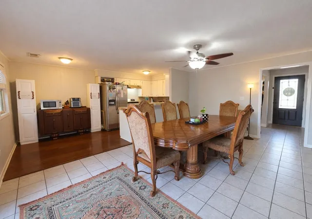 Photo 3 of Single family home for sale at 101 Gladiola St, Lake Jackson, TX 77566 | MLS# 8903114 | Listing updated on 2026-08-24