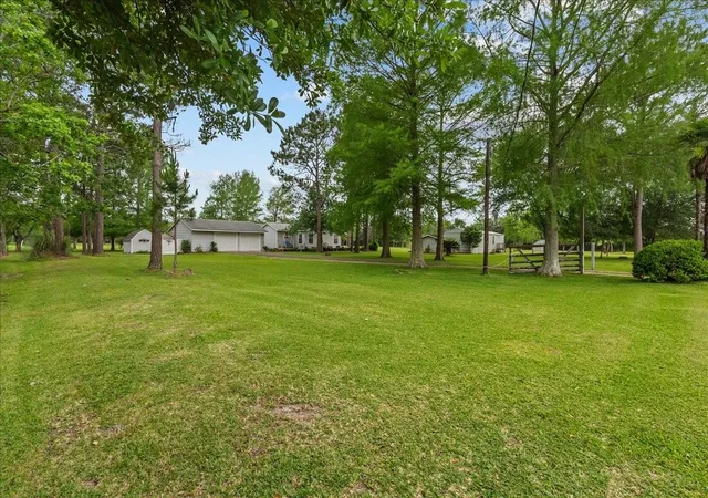 4th image of 7808 Carolyn St, Santa Fe, TX 77517 | MLS# 68333635