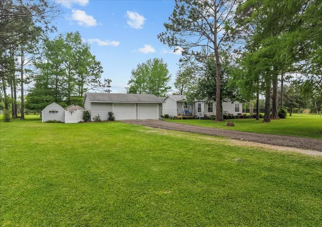 5th image of 7808 Carolyn St, Santa Fe, TX 77517 | MLS# 68333635