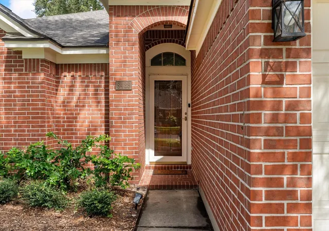 Photo 2 of Sale Pending at 8428 E Copper Village Dr, Houston, TX 77095 | MLS# 88191421 | Listing updated on 2026-09-09